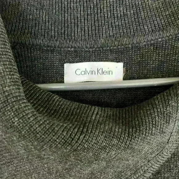 Calvin Klein Short Sleeve Split Neck/ Cowl Neck Sweater Dress Size Medium - Picture 3 of 4